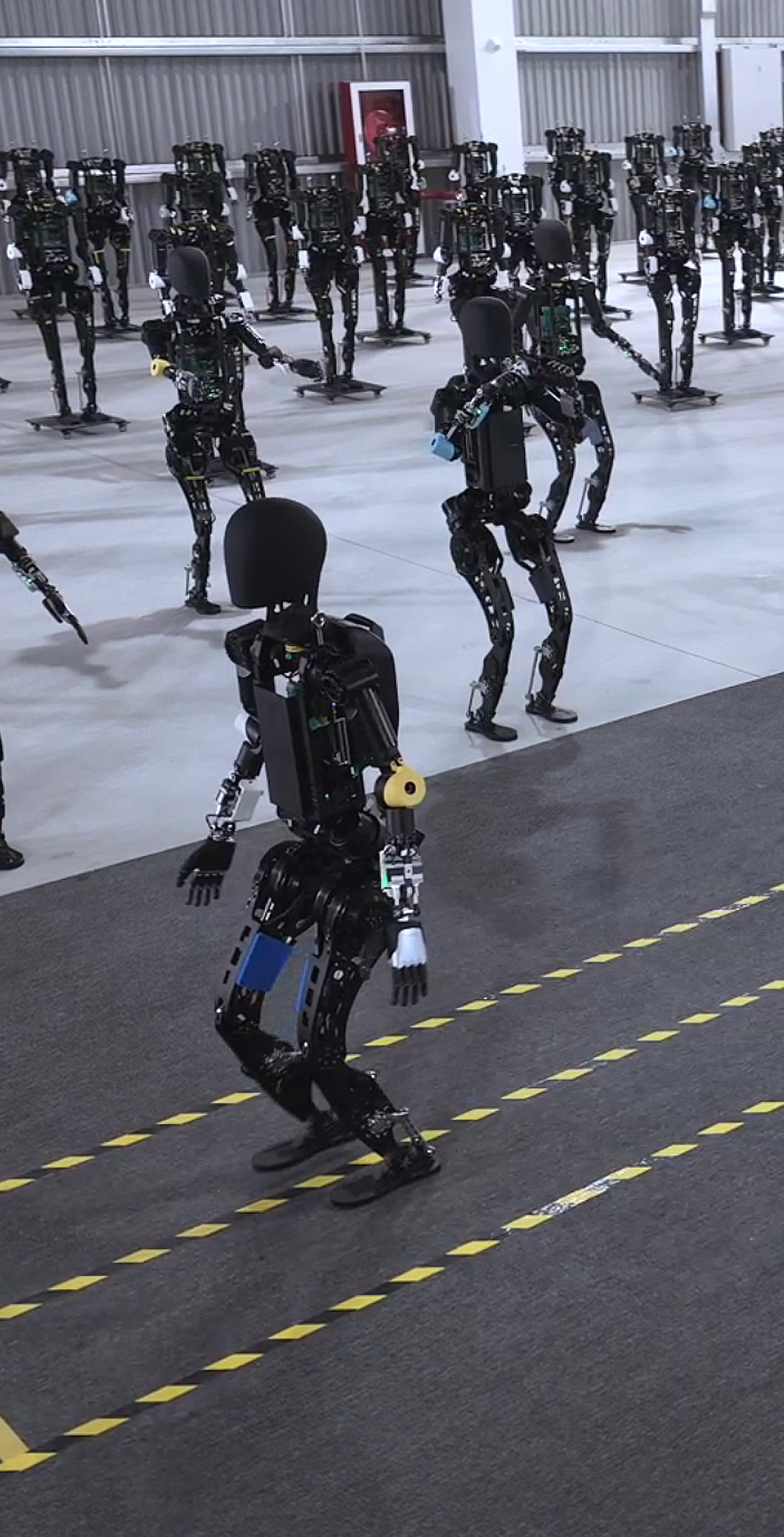  彩神Vll开启通用机器人商用量产